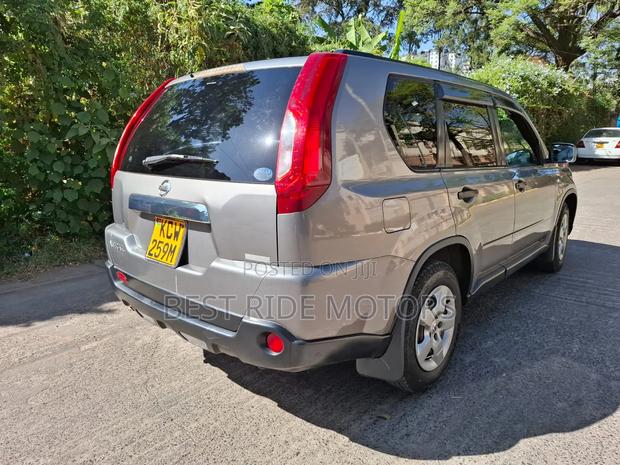 Nissan X-Trail 2012 Gray