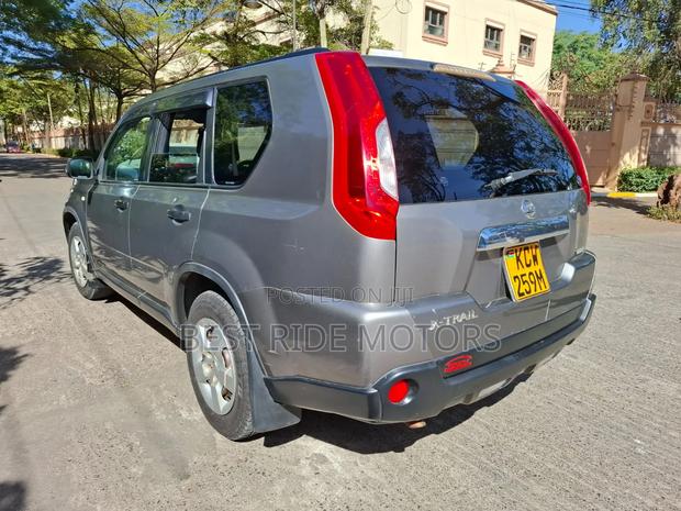 Nissan X-Trail 2012 Gray