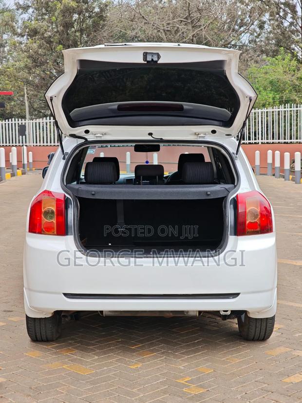 Toyota Corolla RunX 2006 White