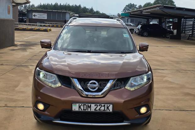 Nissan X-Trail 2016 Brown