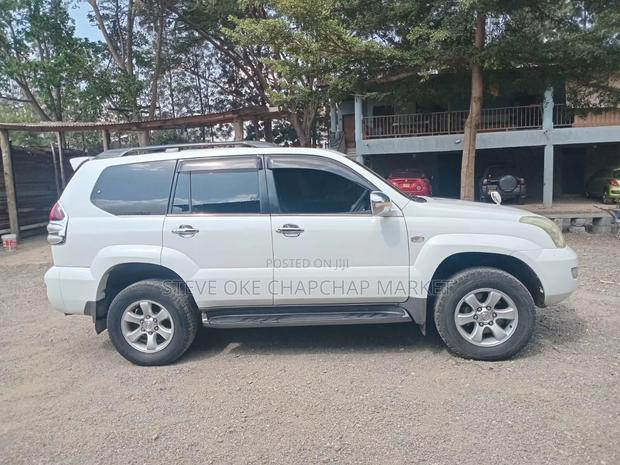 Toyota Land Cruiser Prado 2009 White