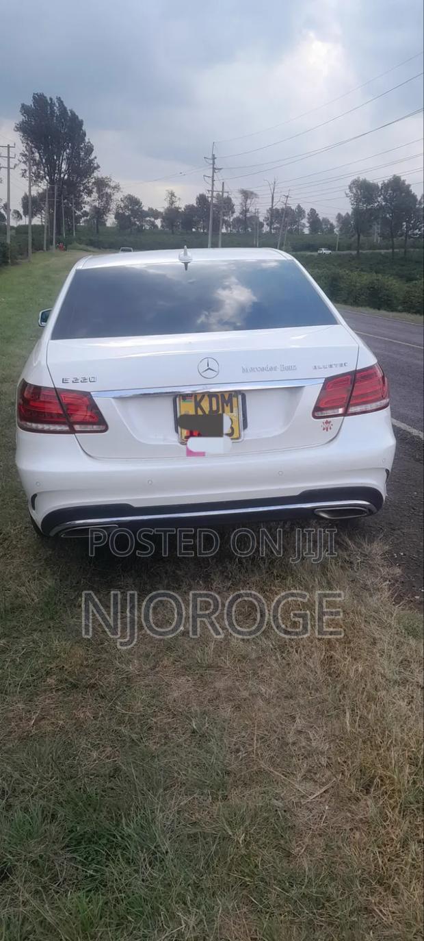 Mercedes-Benz 220E 2016 White