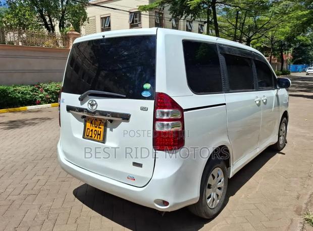 Toyota Noah 2013 White