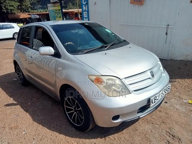 Toyota IST 2004 Silver