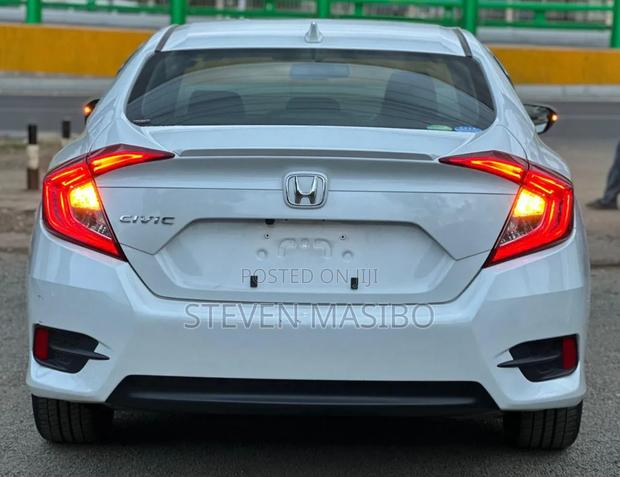 Honda Civic 2019 White