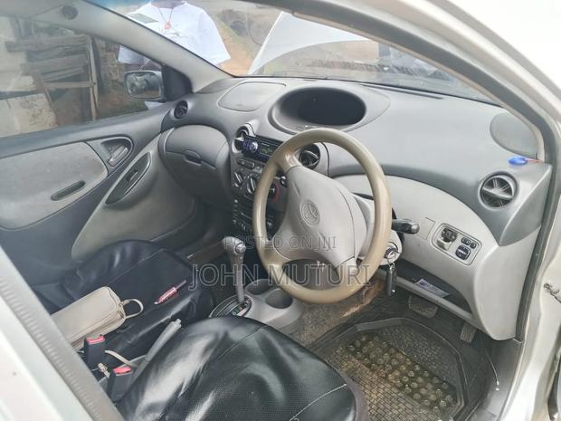 Toyota Vitz 2003 Silver