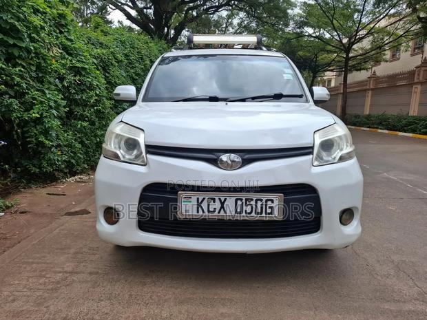Toyota Sienta 2012 White