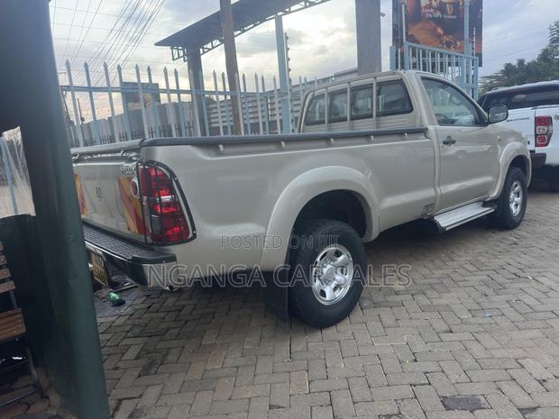 Toyota Hilux 3.0 D-4D Double Cab 2008 Gold