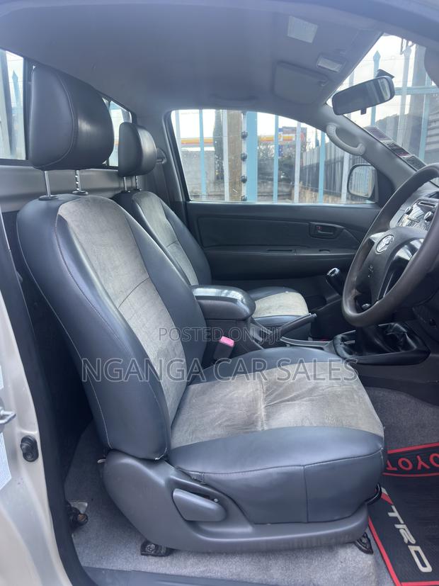 Toyota Hilux 3.0 D-4D Double Cab 2008 Gold