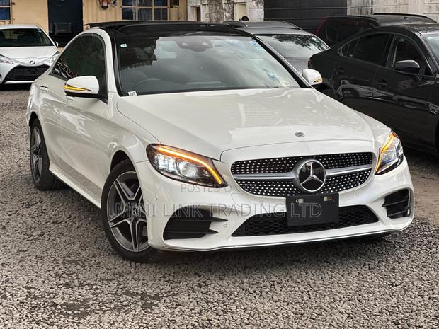 Mercedes-Benz C200 2019 Pearl