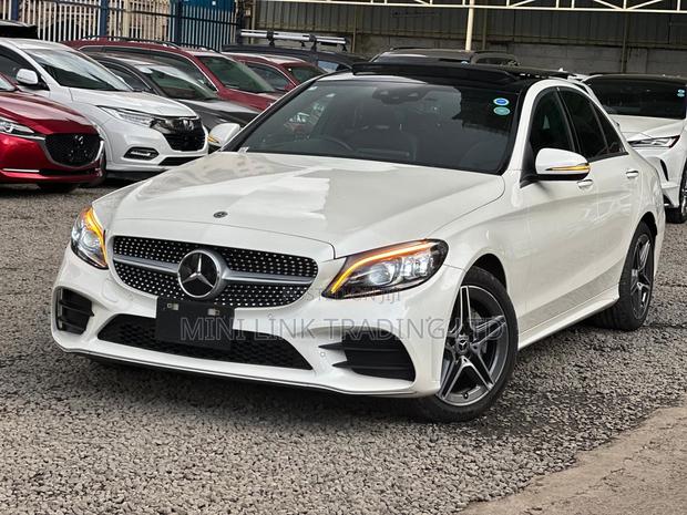 Mercedes-Benz C200 2019 Pearl
