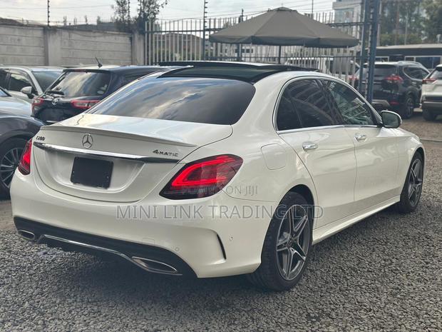 Mercedes-Benz C200 2019 Pearl