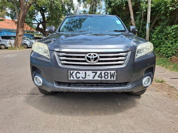 Toyota Vanguard 2010 Gray