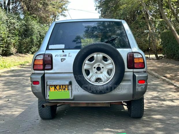 Toyota RAV4 Automatic 2000 Silver