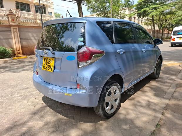 Toyota Ractis 1.3 FWD 2014 Blue