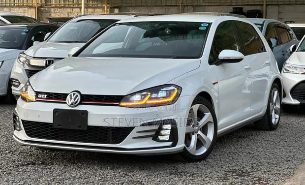 Volkswagen Golf GTI 2018 White