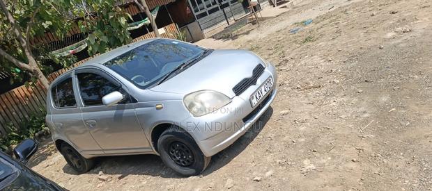 Toyota Vitz 2001 Silver