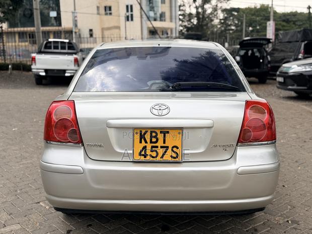 Toyota Avensis 2006 Silver