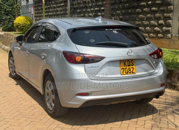 Mazda Axela 2017 Silver