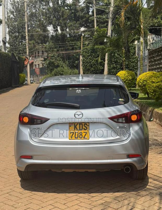 Mazda Axela 2017 Silver