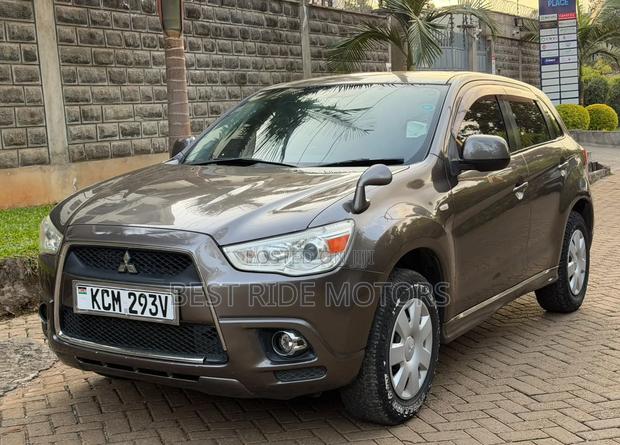 Mitsubishi RVR 2010 Brown