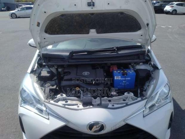 Toyota Vitz 1.0 FWD 5dr 2019 White