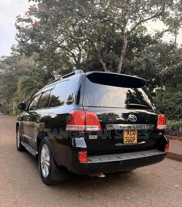 Toyota Land Cruiser 2011 Black