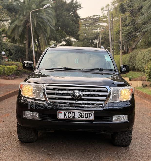 Toyota Land Cruiser 2011 Black