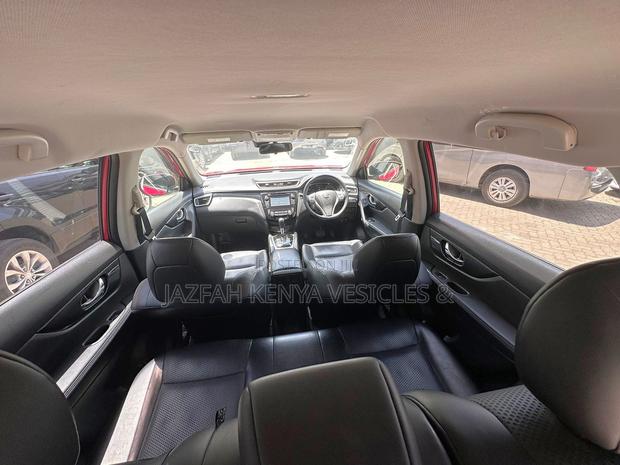 Nissan X-Trail 2.0 Petrol FWD 2016 Red