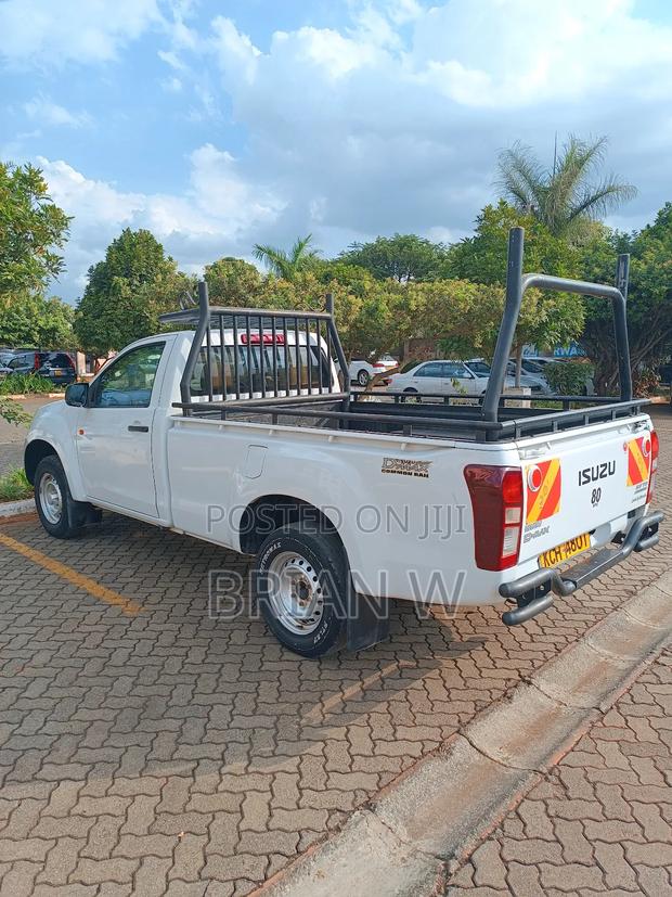 Isuzu D-MAX 2015 White