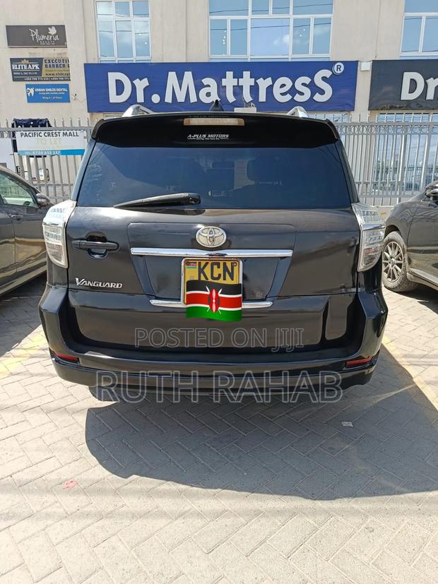 Toyota Vanguard 2011 Black