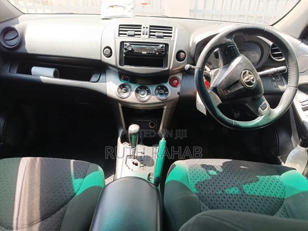 Toyota Vanguard 2011 Black