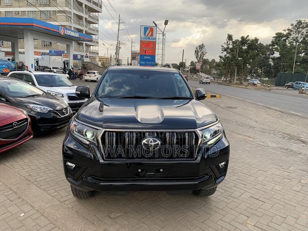 Toyota Land Cruiser Prado 2.7 2022 Black