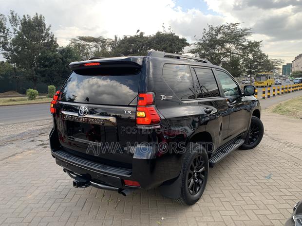 Toyota Land Cruiser Prado 2.7 2022 Black