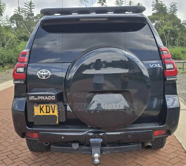 Toyota Land Cruiser Prado 2010 Black