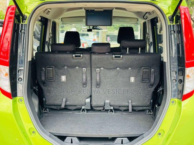 Toyota Roomy 1.0 AWD 2018 Green