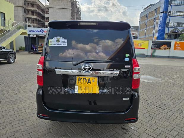 Toyota Noah 2013 Black