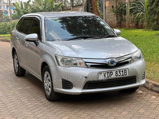 Toyota Corolla Fielder 2015 Silver