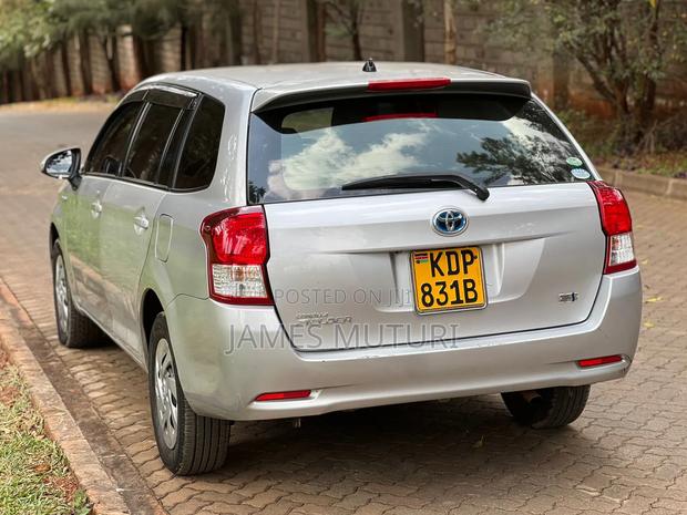 Toyota Corolla Fielder 2015 Silver