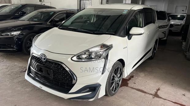 Toyota Sienta 2020 White