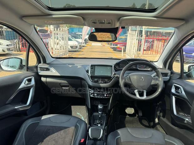 Peugeot 208 2019 White