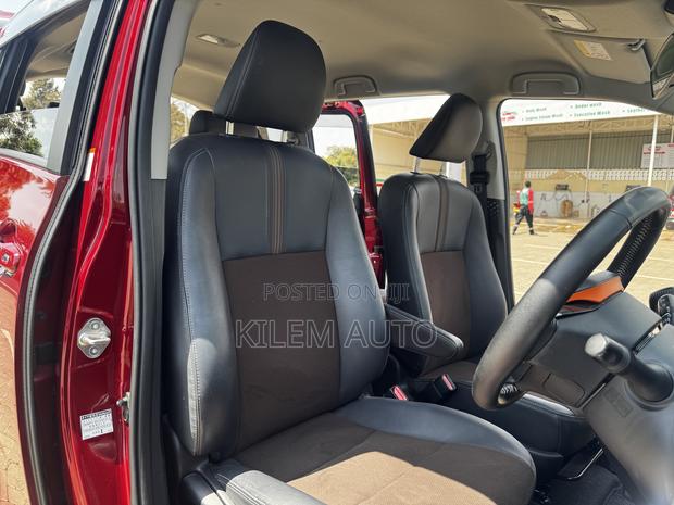 Toyota Sienta 1.5 AWD 2020 Maroon