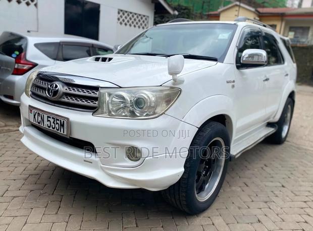 Toyota Fortuner 3.0 D AWD 2010 Pearl