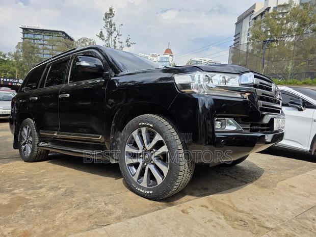 Toyota Land Cruiser 4.6 V8 ZX 2016 Black