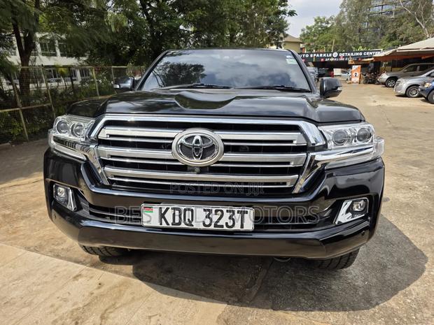 Toyota Land Cruiser 4.6 V8 ZX 2016 Black