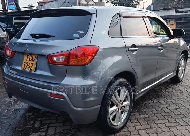 Mitsubishi RVR 2.0 2011 Gray
