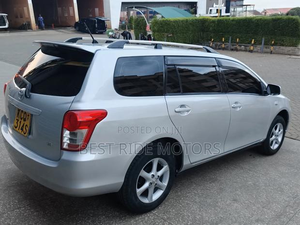 Toyota Corolla Fielder 2011 Silver