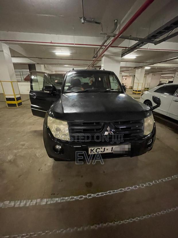 Mitsubishi Pajero 2009 Black