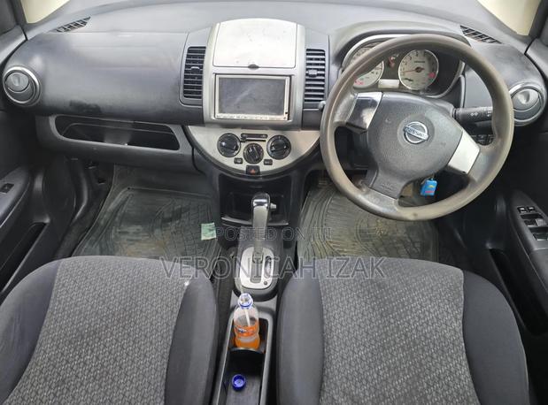 Nissan Note 2011 Brown