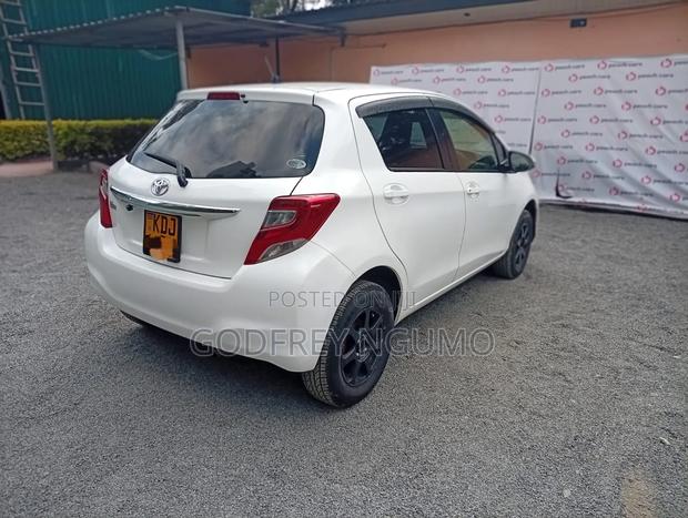 Toyota Vitz 2015 White